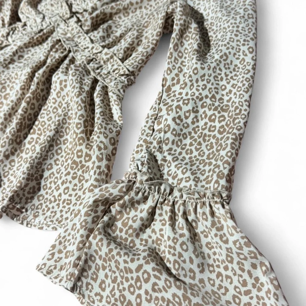 Leopard Print Ruffle Blouse - Picture 5 of 6